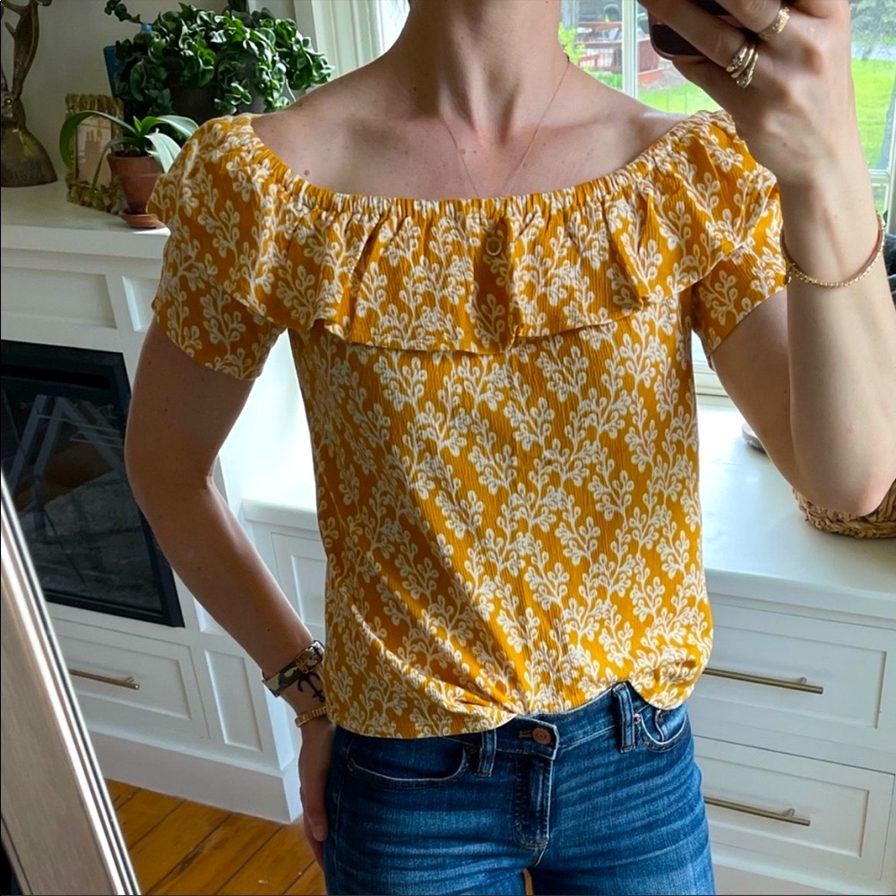 Loft off the shoulder floral crinkle top. - Picture 3 of 11